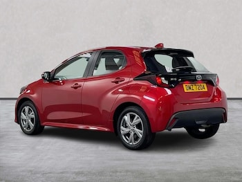 Used Toyota Yaris 2024 for sale - 79352968: Photo