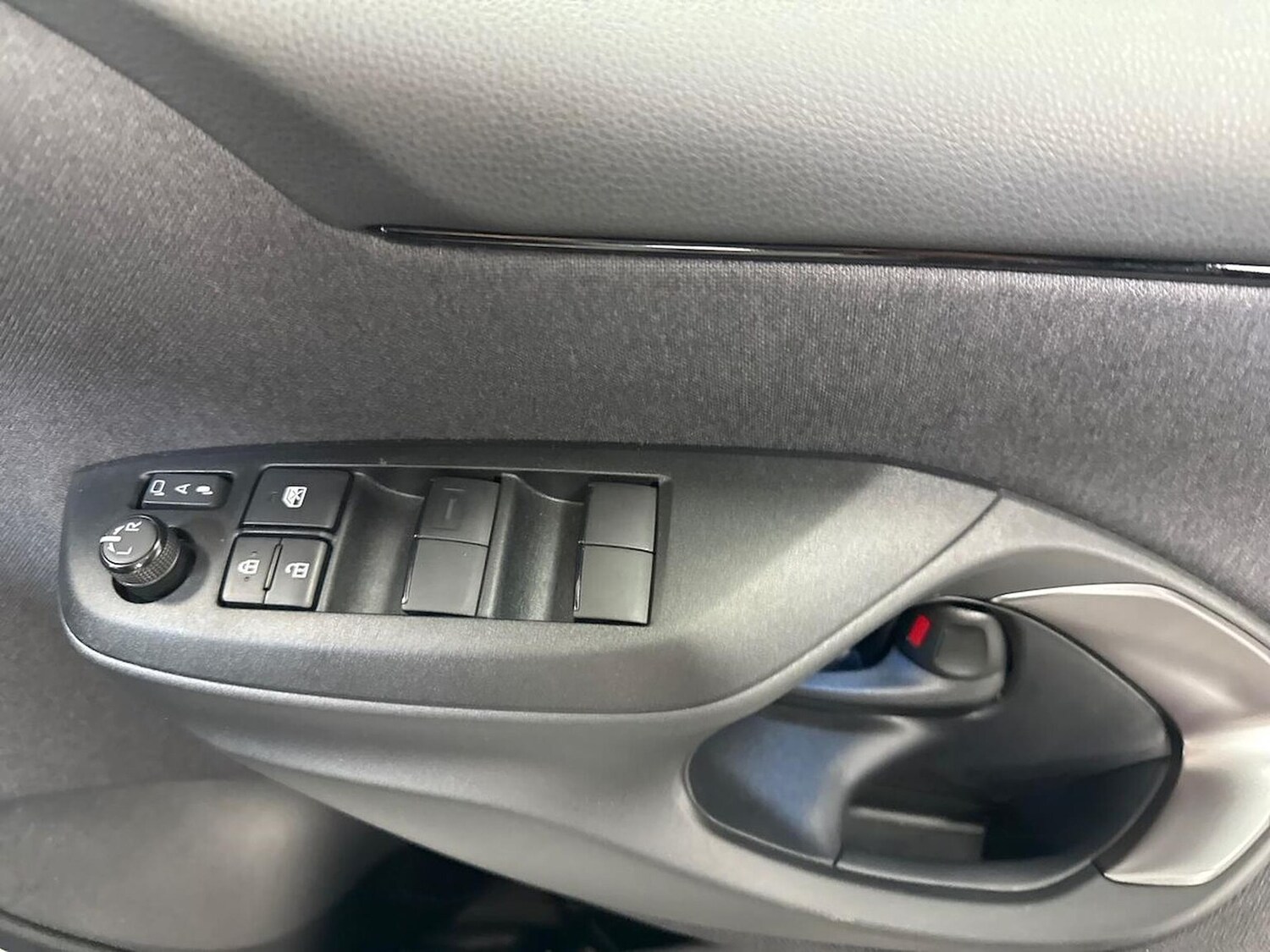 Used Toyota Yaris 2023 for sale - 78192815: Photo 23