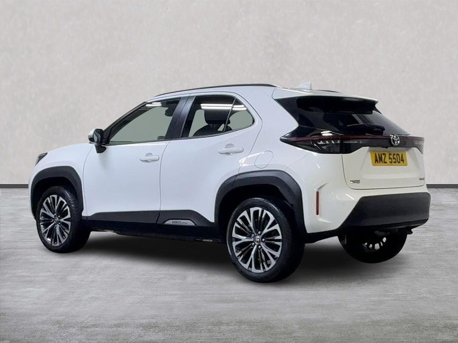 Used Toyota Yaris Cross 2023 for sale - 76637797: Photo 2