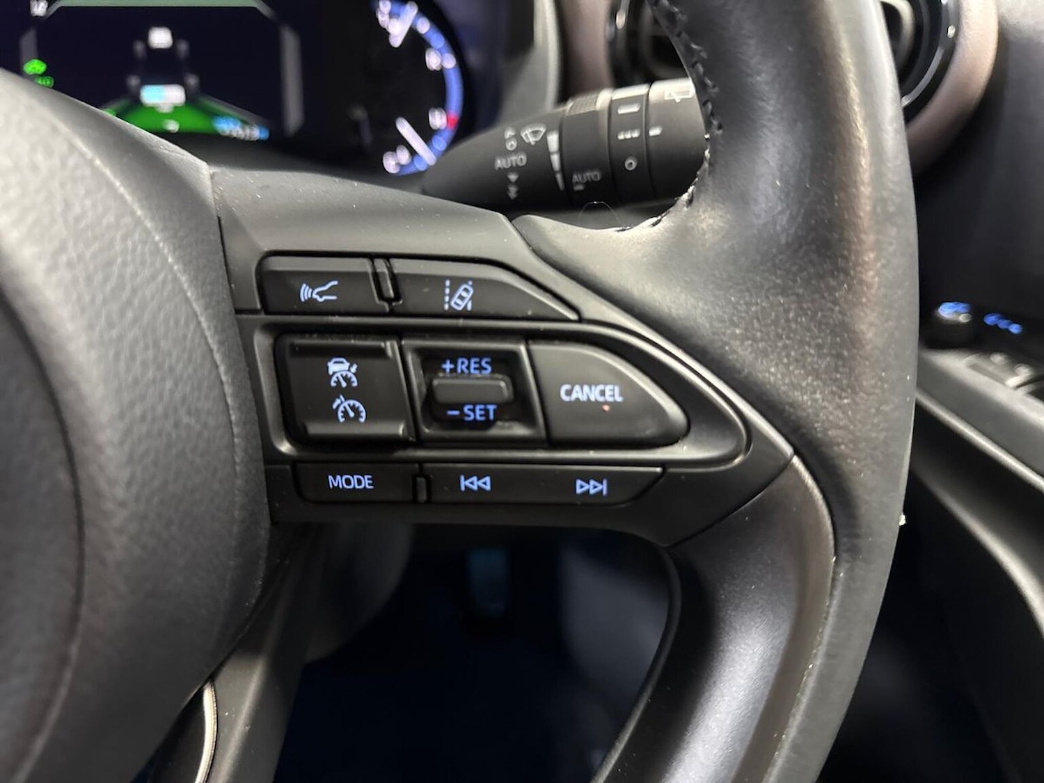 Used Toyota Yaris Cross 2023 for sale - 76637797: Photo 25