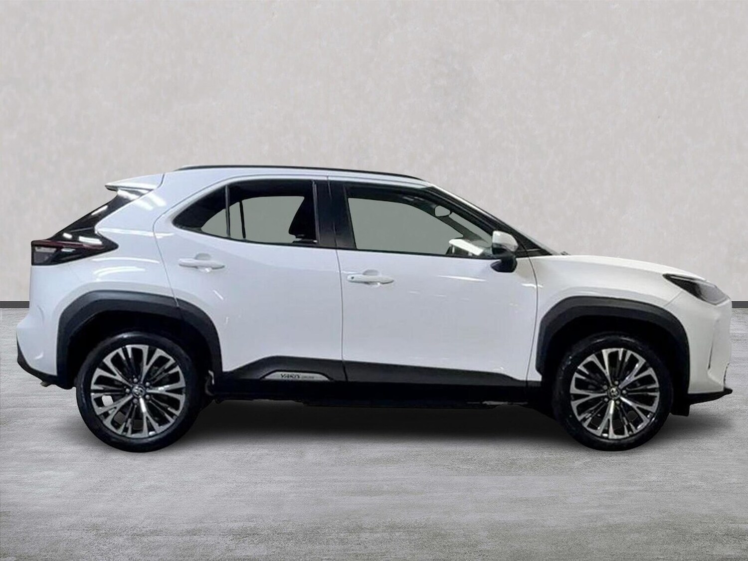 Used Toyota Yaris Cross 2023 for sale - 76637797: Photo 3