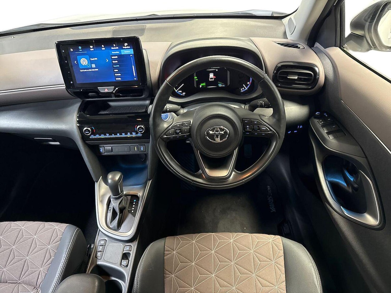 Used Toyota Yaris Cross 2023 for sale - 76637797: Photo 9