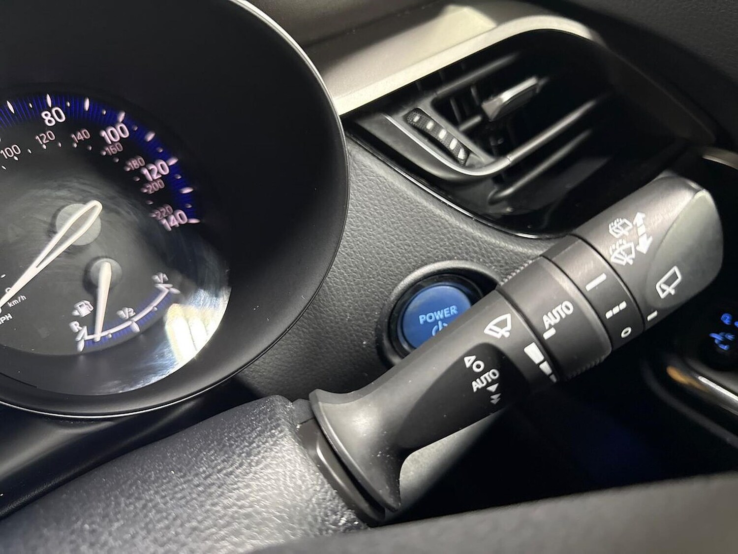 Used Toyota C-HR 2018 for sale - 78194199: Photo 30