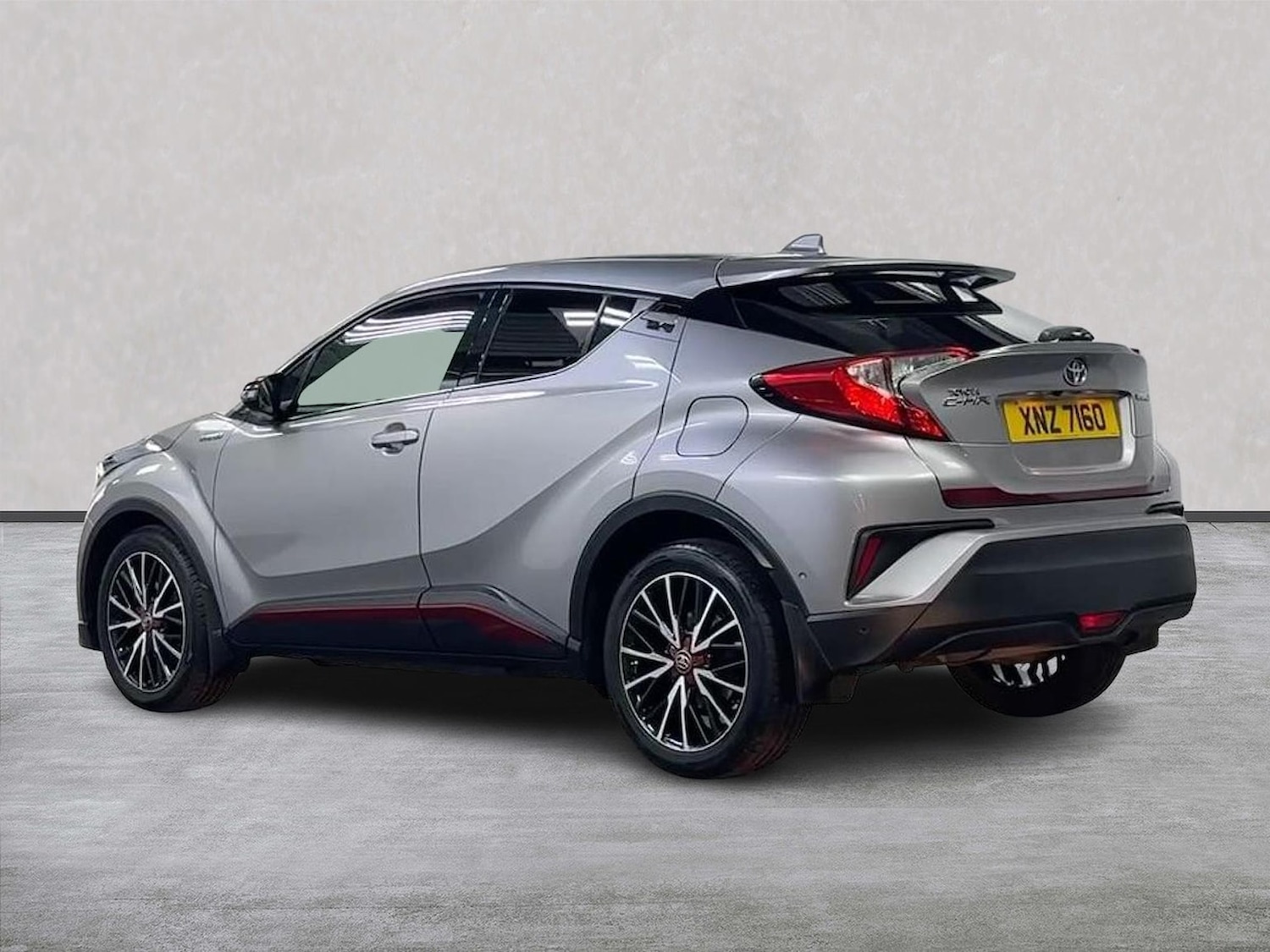 Used Toyota C-HR 2018 for sale - 78194199: Photo 4