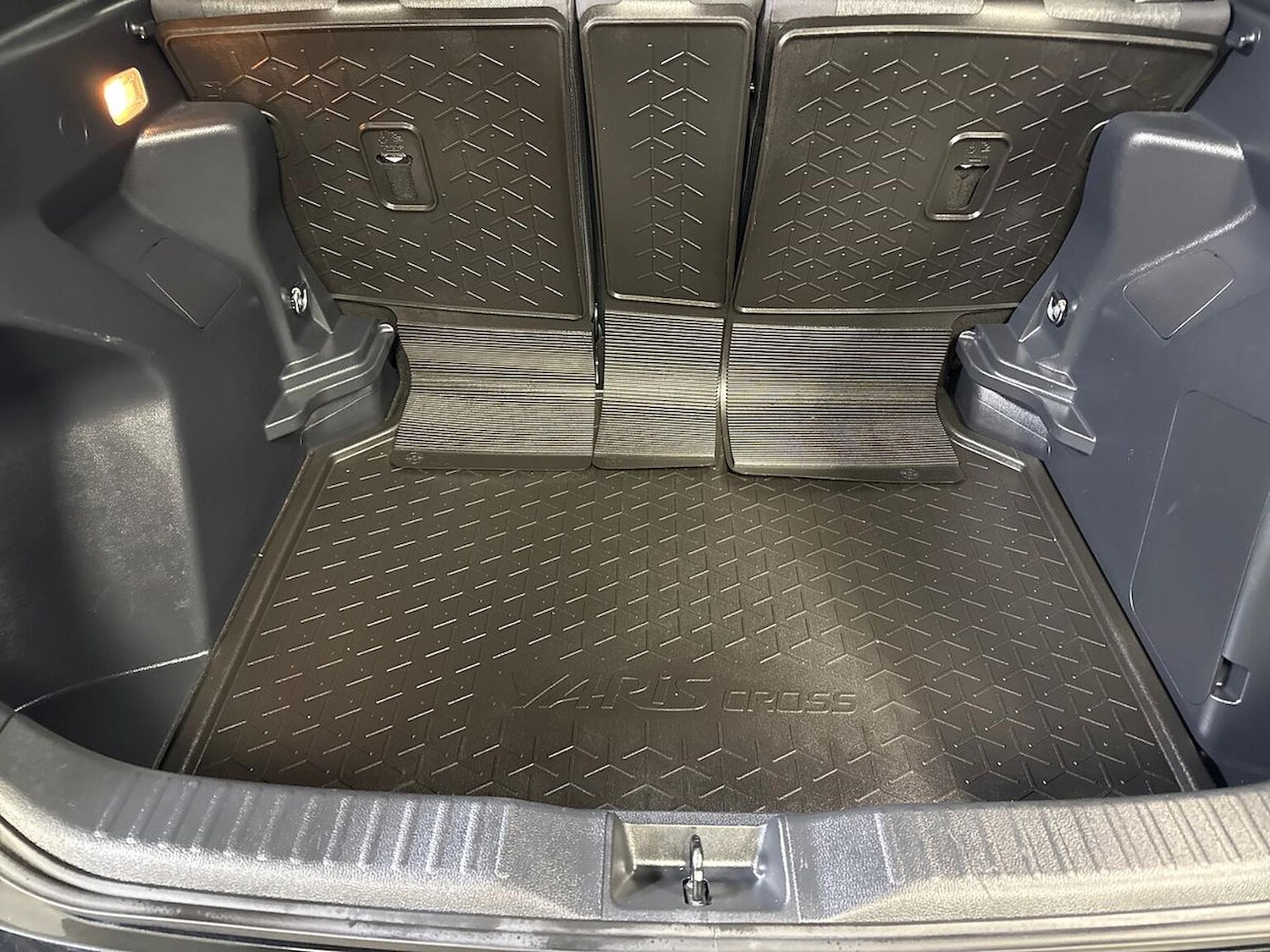 Used Toyota Yaris Cross 2023 for sale - 76115472: Photo 17