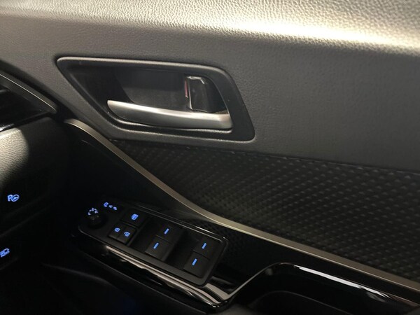 Used Toyota C-HR 2023 for sale - 75982213: Photo 21