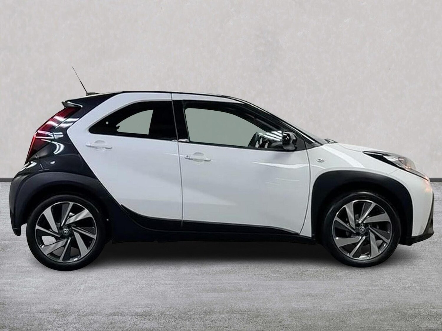 Used Toyota Aygo X 2024 for sale - 77639264: Photo 3