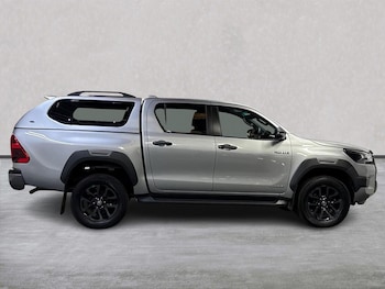 Used Toyota Hilux 2023 for sale - 75490513: Photo