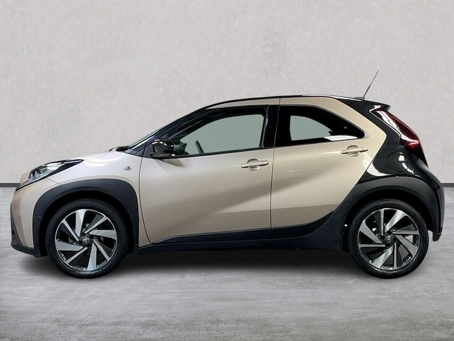 Used Toyota Aygo X 2023 for sale - 76490669: Photo 19