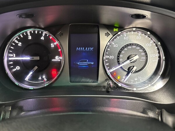 Used Toyota Hilux 2023 for sale - 75490550: Photo 10