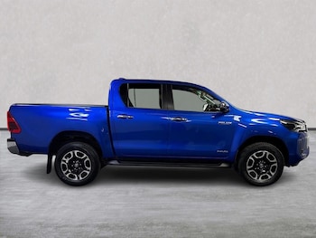 Used Toyota Hilux 2023 for sale - 75490550: Photo