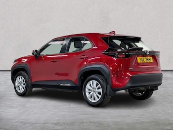 Used Toyota Yaris Cross 2023 for sale - 76142889: Photo 2