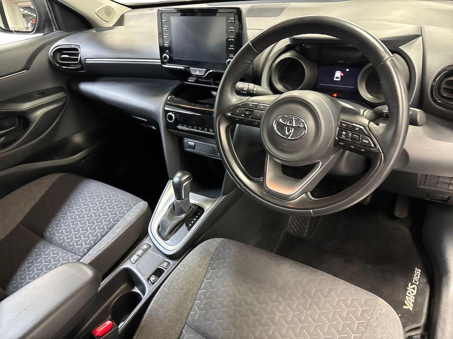 Used Toyota Yaris Cross 2023 for sale - 76142889: Photo 8