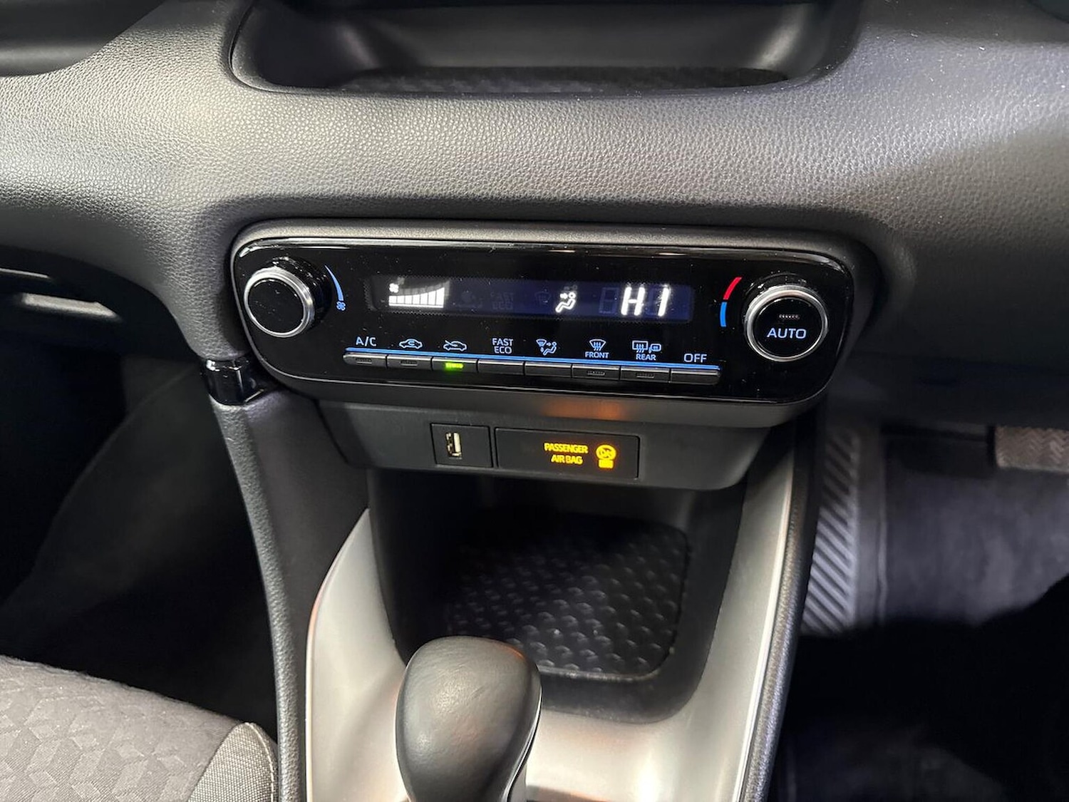 Used Toyota Yaris 2023 for sale - 77715375: Photo 12