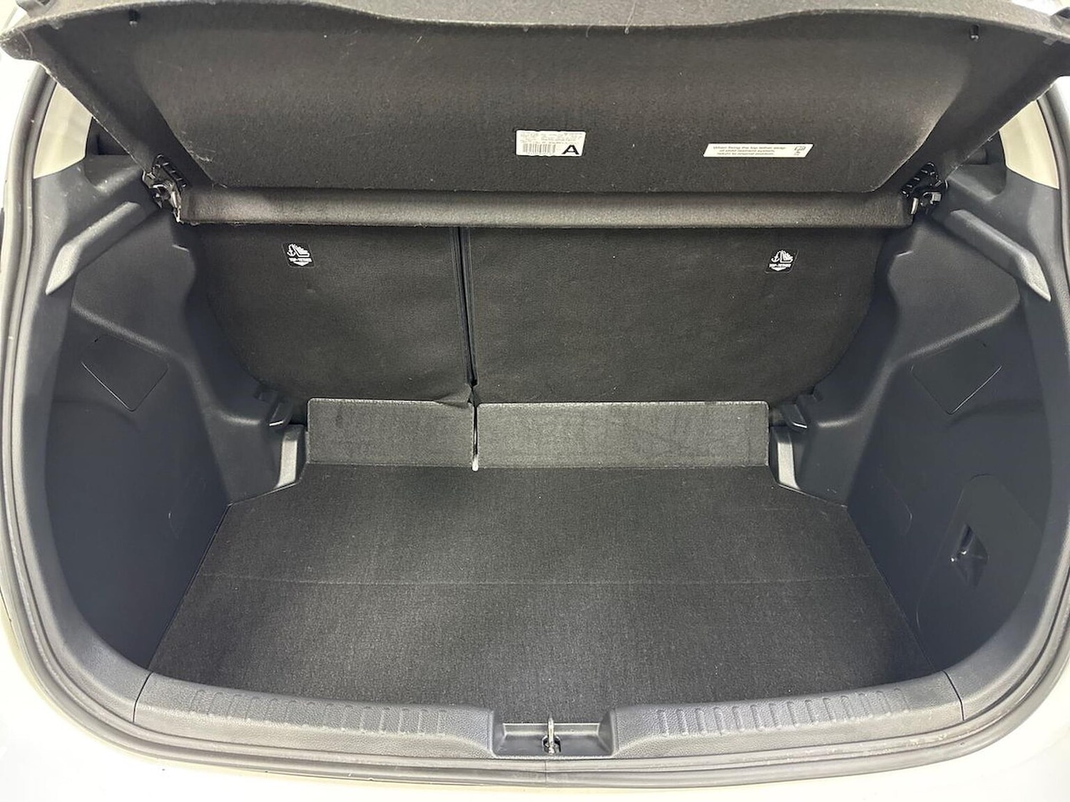 Used Toyota Yaris 2023 for sale - 77715375: Photo 17