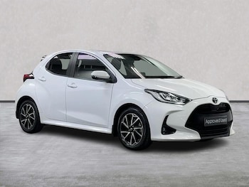 Used Toyota Yaris 2023 for sale - 77715375: Photo