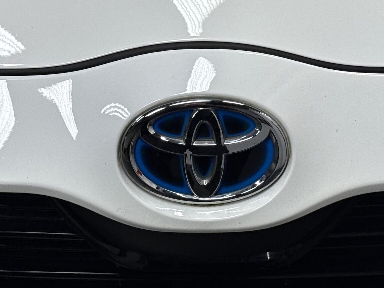 Used Toyota Yaris 2023 for sale - 77715375: Photo 28