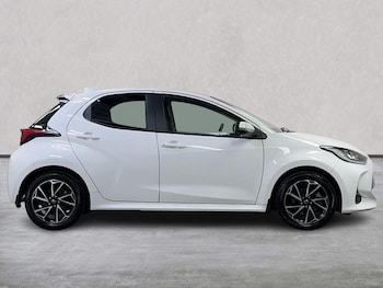 Used Toyota Yaris 2023 for sale - 77715375: Photo