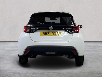 Used Toyota Yaris 2023 for sale - 77715375: Photo