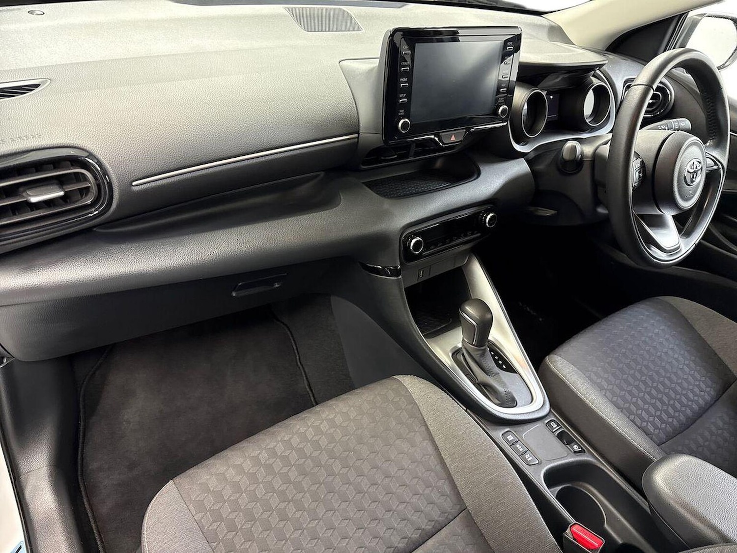 Used Toyota Yaris 2023 for sale - 77715375: Photo 7