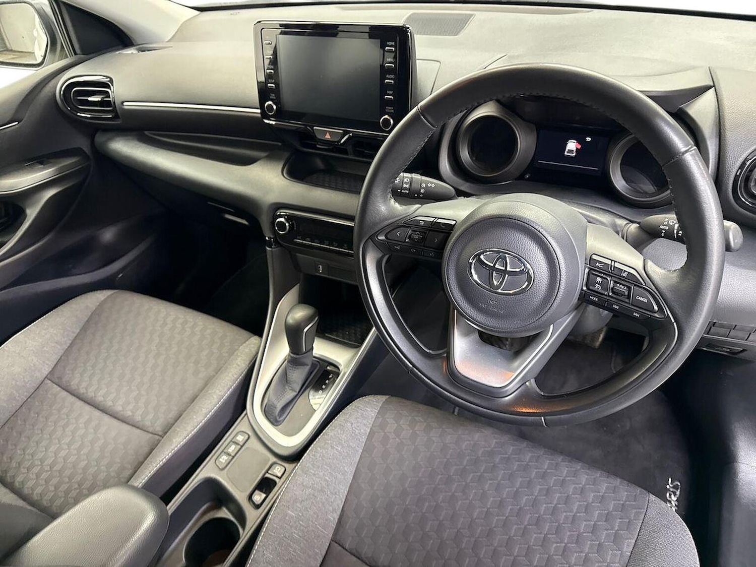 Used Toyota Yaris 2023 for sale - 77715375: Photo 8