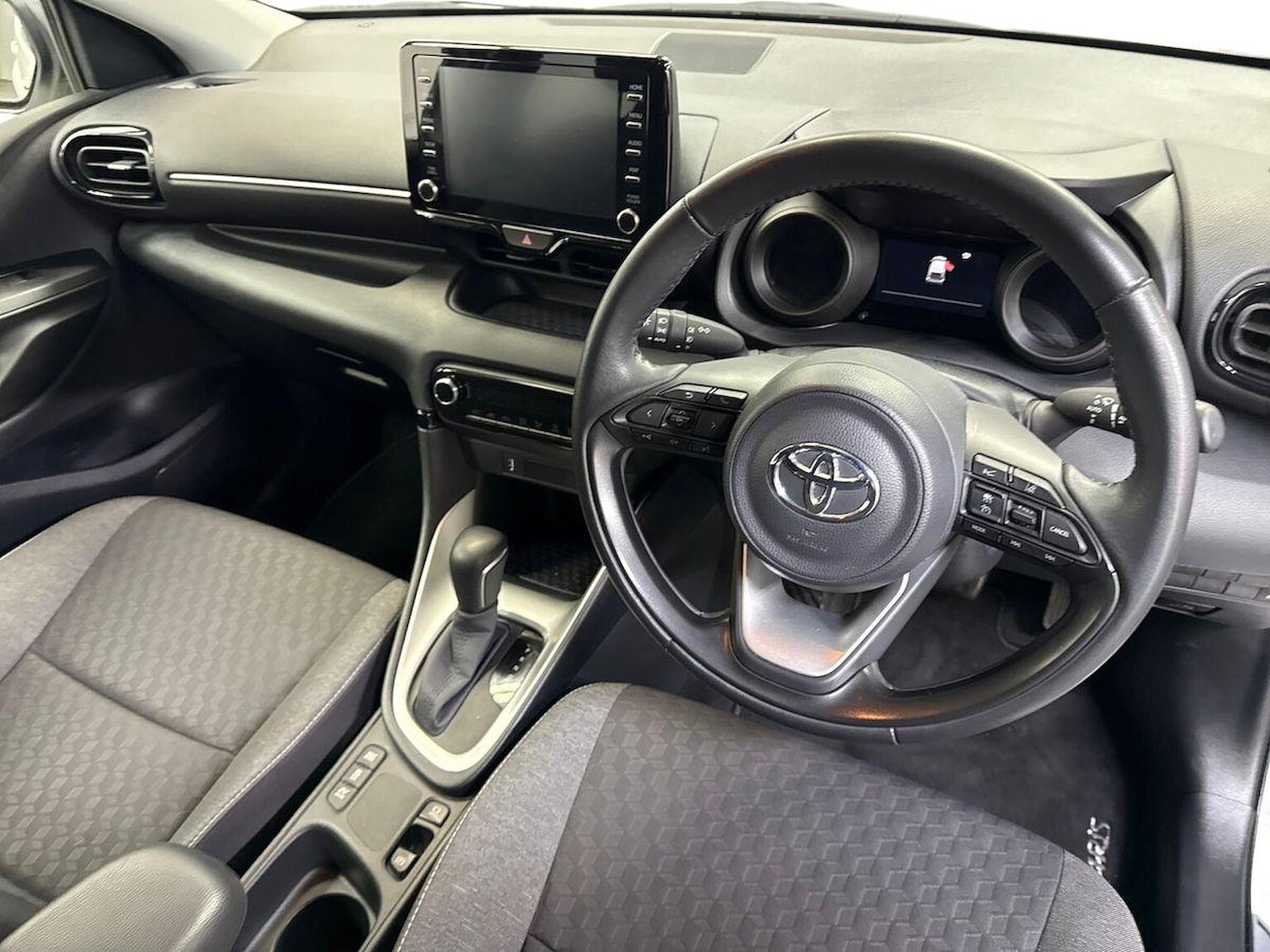 Used Toyota Yaris 2023 for sale - 77715375: Photo 9