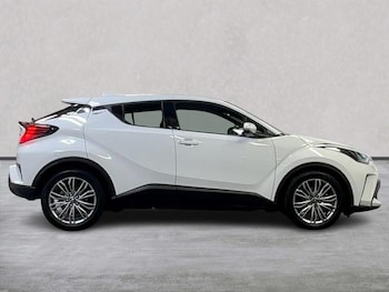 Used Toyota C-HR 2023 for sale - 75968896: Photo