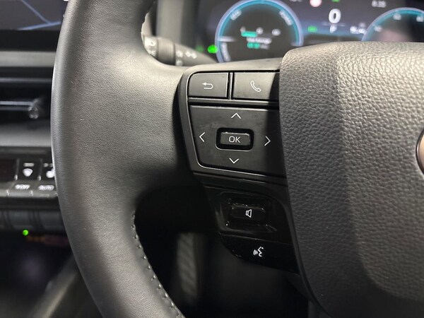 Used Toyota C-HR 2025 for sale - 76320694: Photo 24