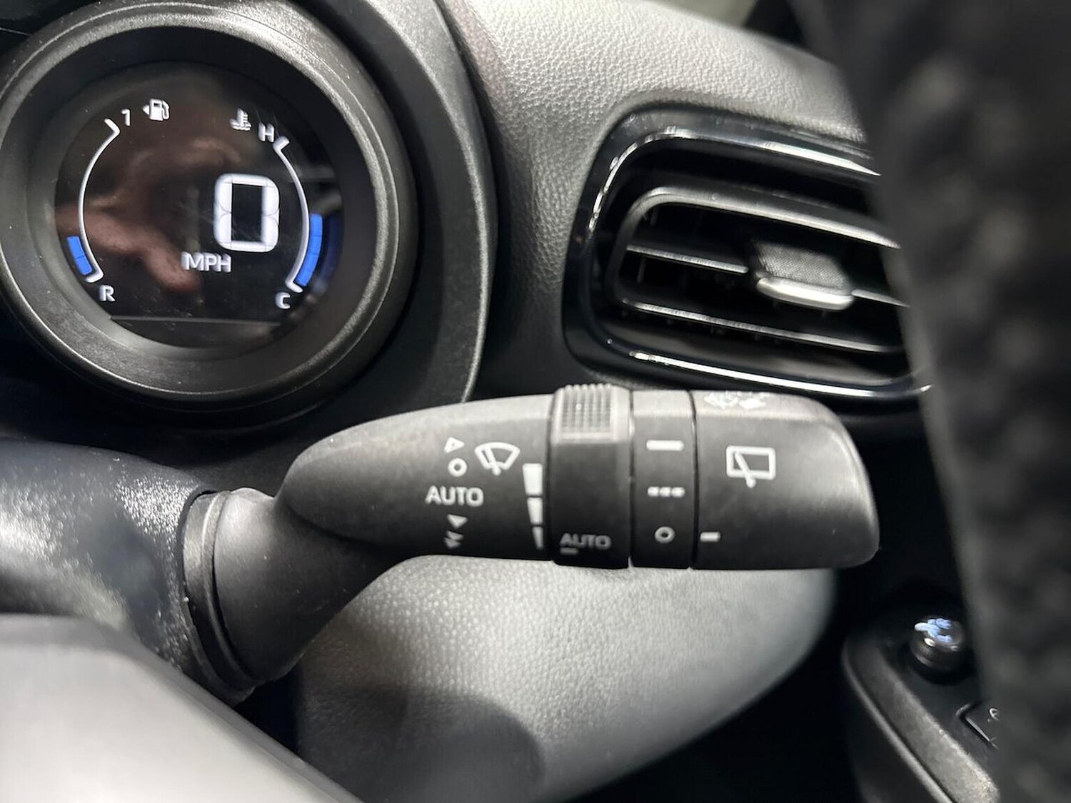 Used Toyota Yaris Cross 2024 for sale - 78194232: Photo 27