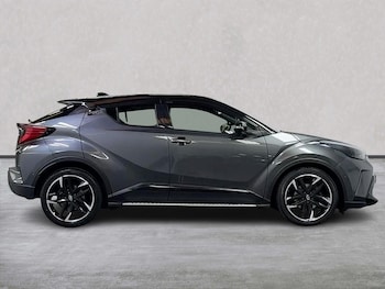 Used Toyota C-HR 2026 for sale - 78614995: Photo