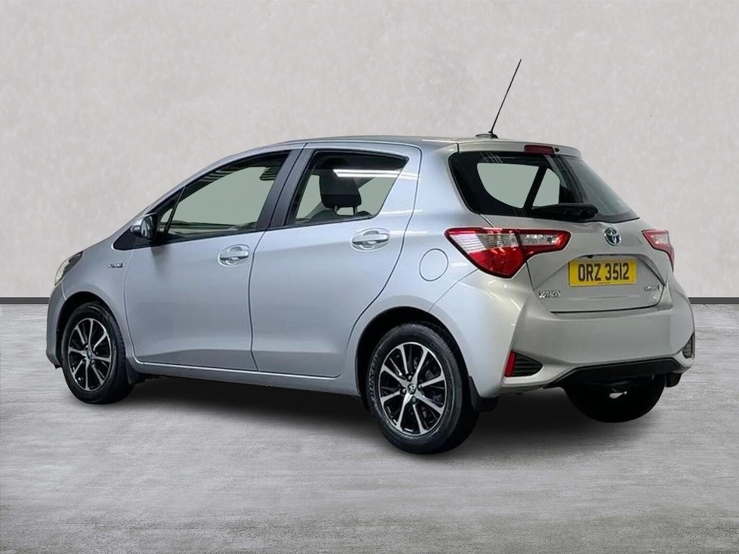 Used Toyota Yaris 2018 for sale - 76924595: Photo 2