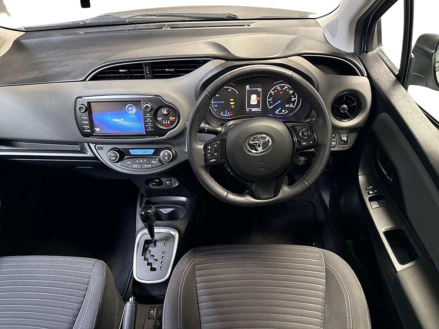 Used Toyota Yaris 2018 for sale - 76924595: Photo 9