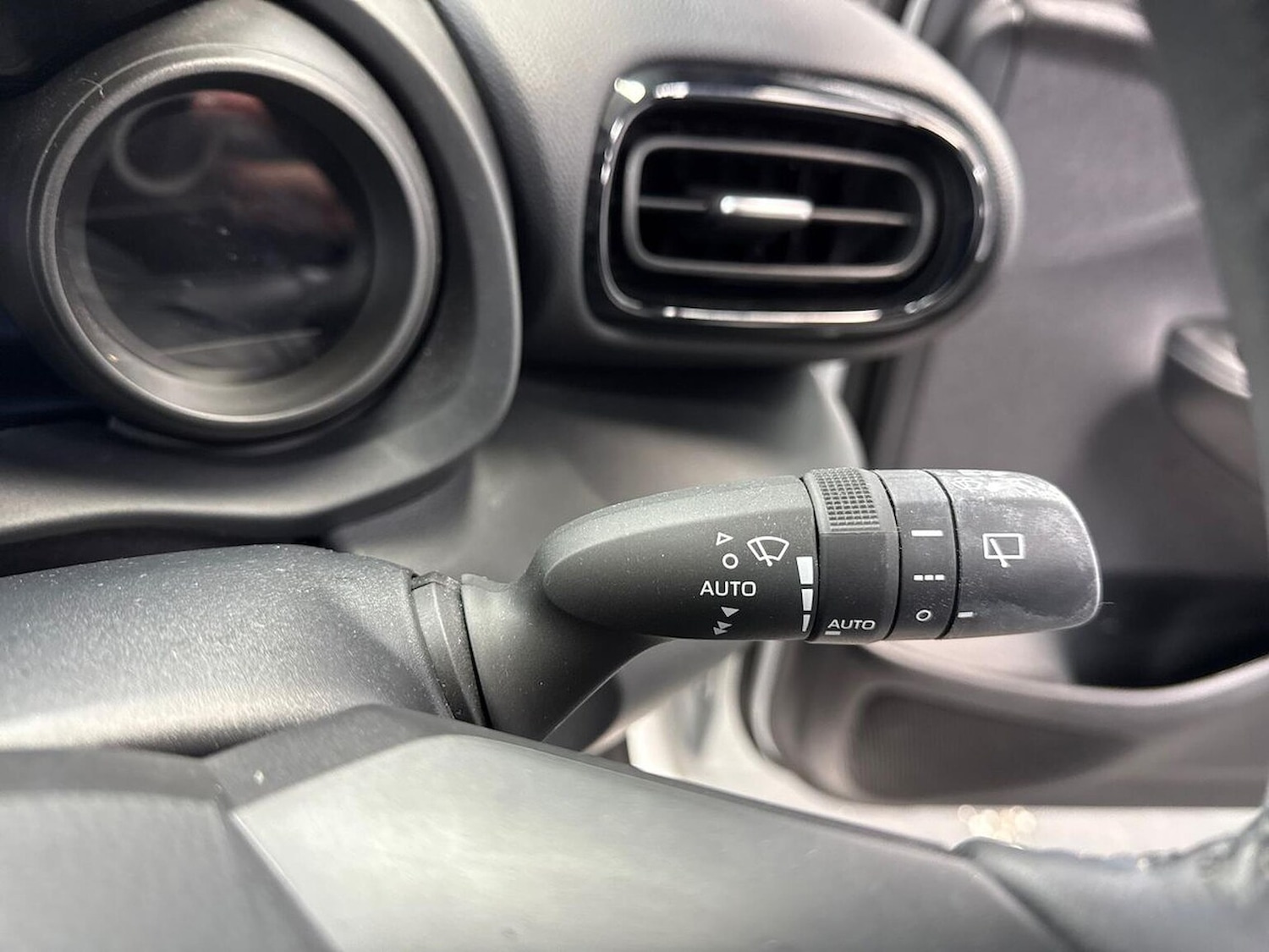 Used Toyota Yaris 2024 for sale - 77845337: Photo 26