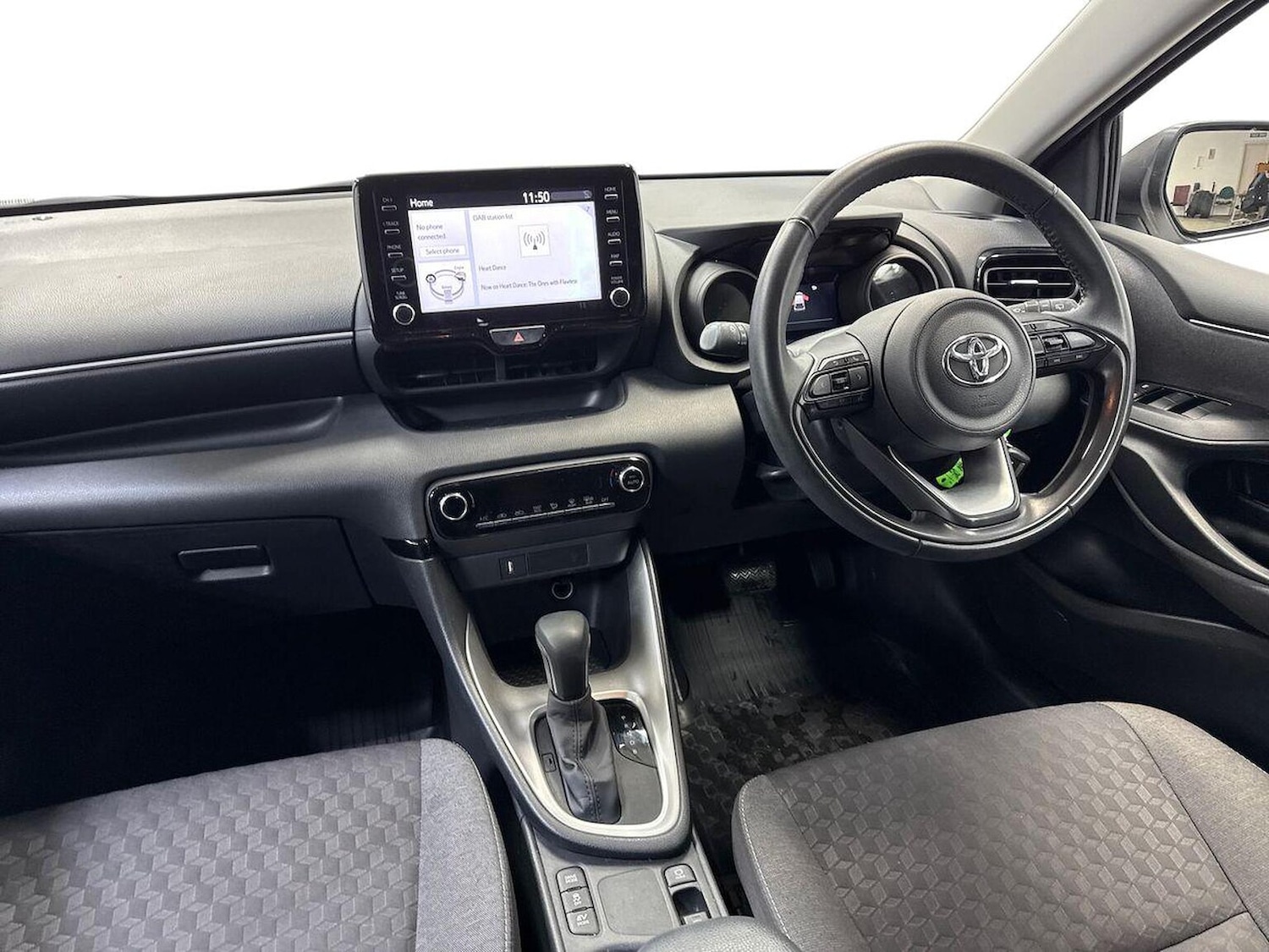 Used Toyota Yaris 2024 for sale - 77845337: Photo 8