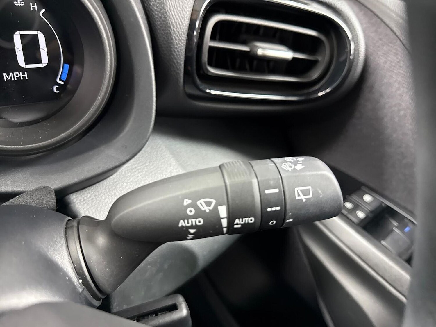 Used Toyota Yaris 2023 for sale - 78194215: Photo 29