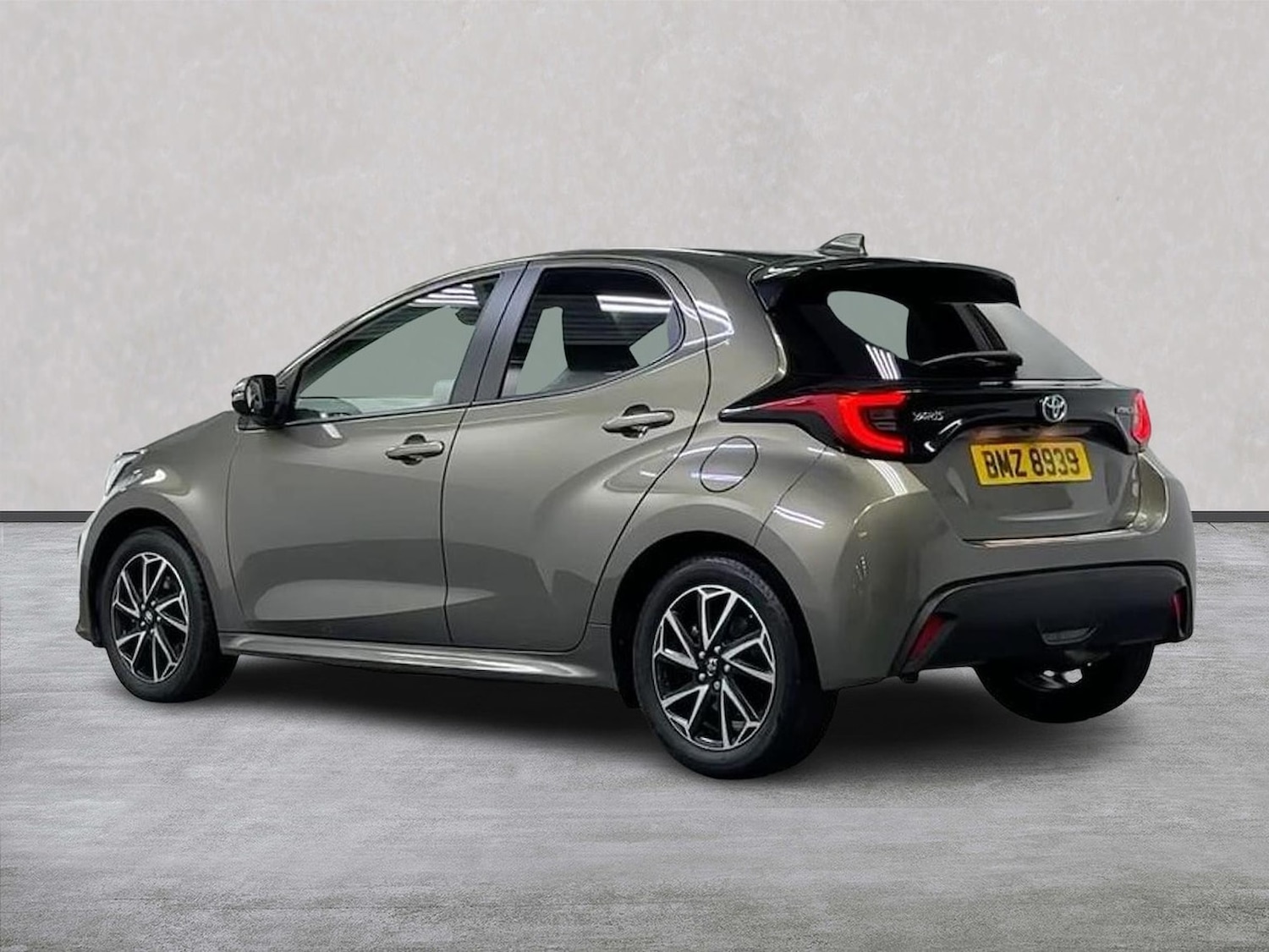 Used Toyota Yaris 2023 for sale - 78194215: Photo 4