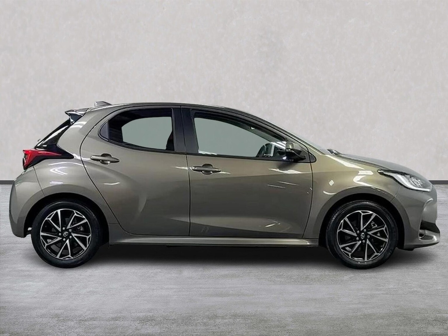 Used Toyota Yaris 2023 for sale - 78194215: Photo 5