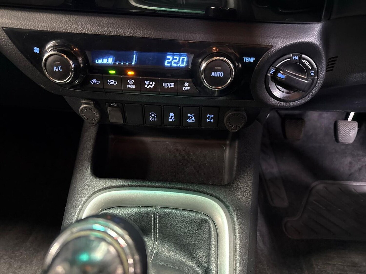 Used Toyota Hilux 2020 for sale - 76342944: Photo 12