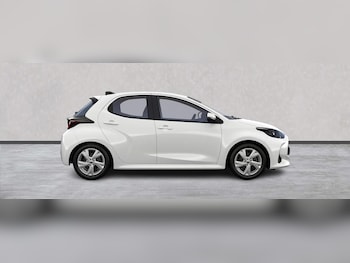 Used Toyota Yaris 2026 for sale - 79330269: Photo