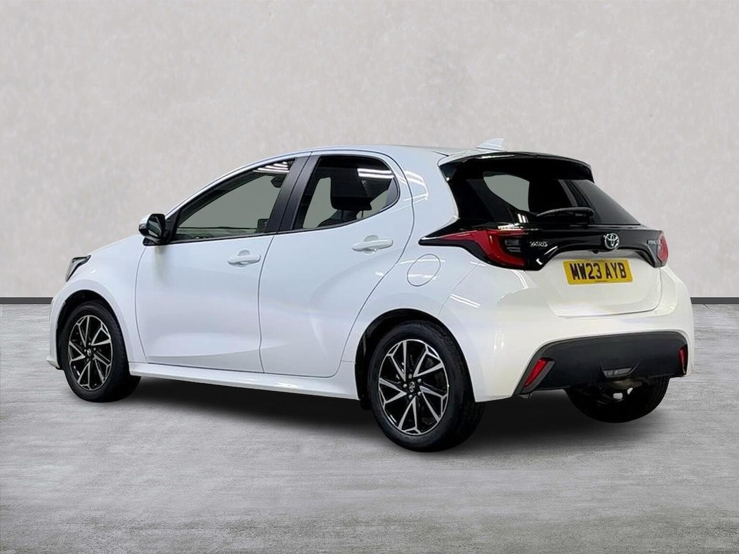 Used Toyota Yaris 2023 for sale - 76219171: Photo 2