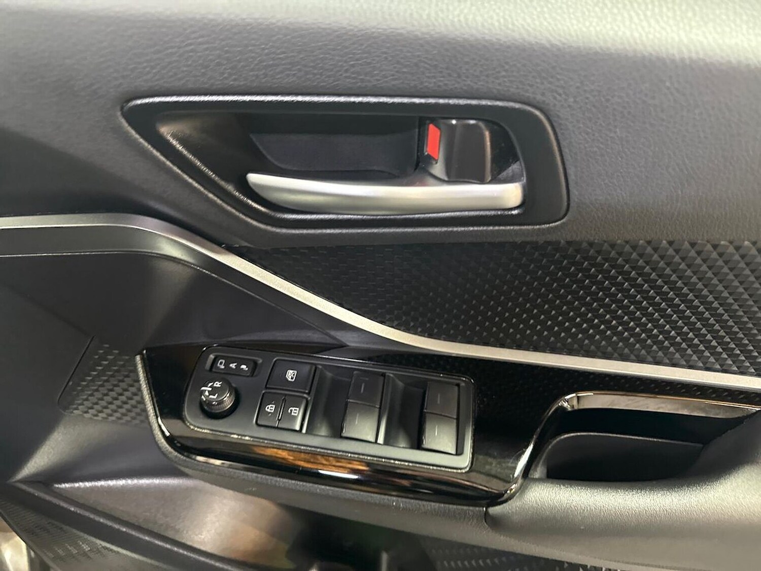 Used Toyota C-HR 2023 for sale - 78194186: Photo 23