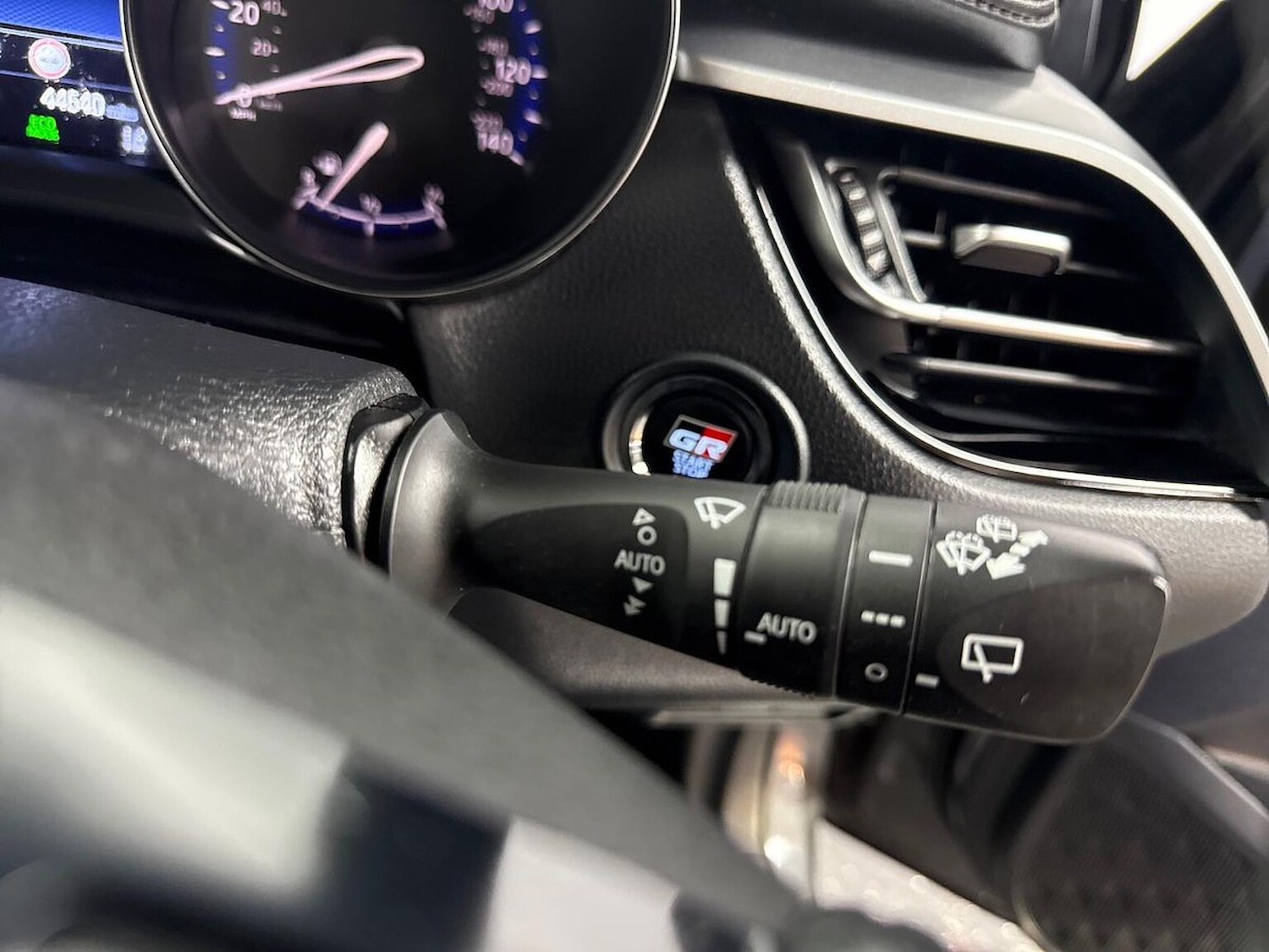 Used Toyota C-HR 2023 for sale - 78194186: Photo 29