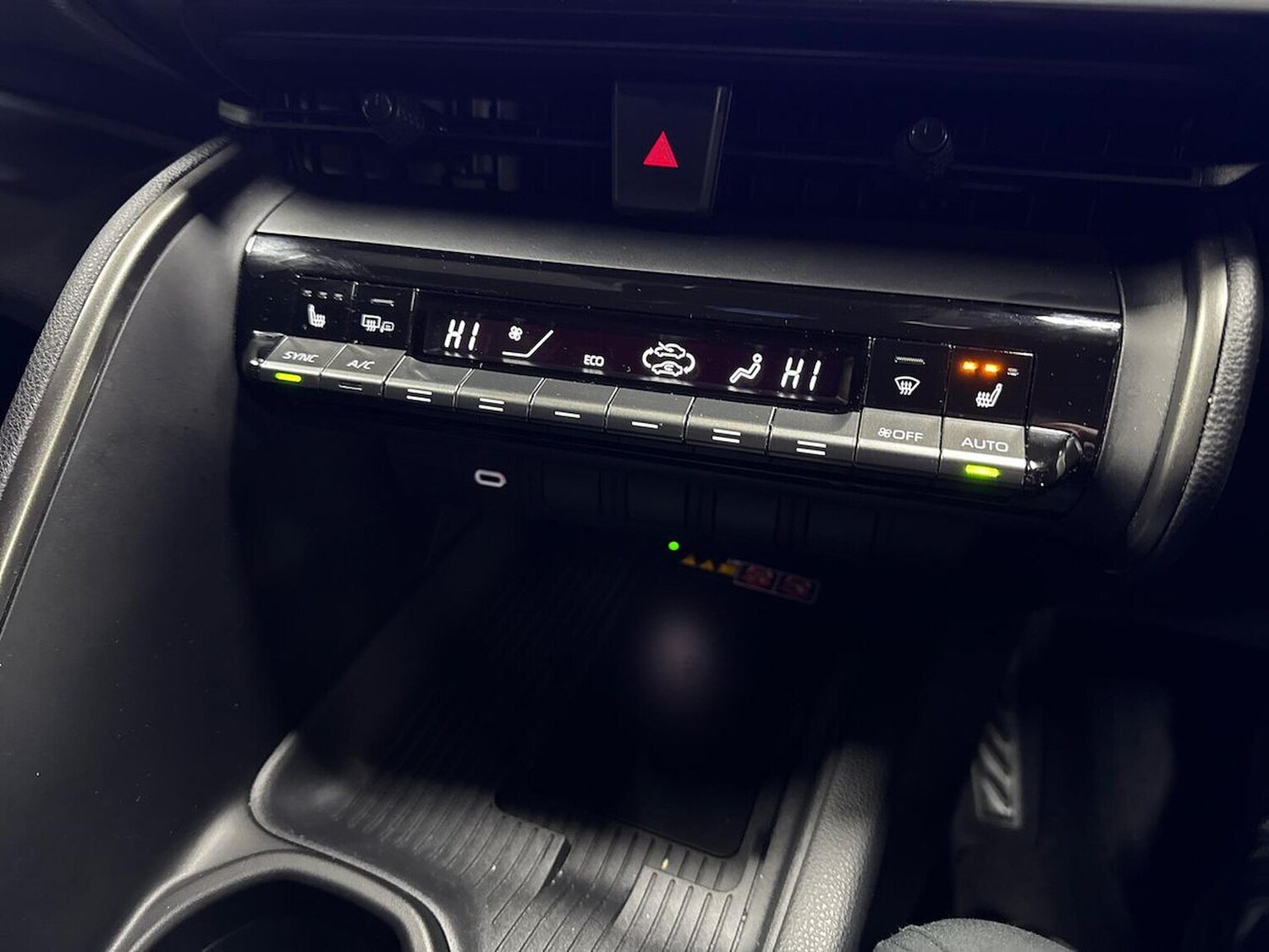 Used Toyota C-HR 2024 for sale - 76628027: Photo 12