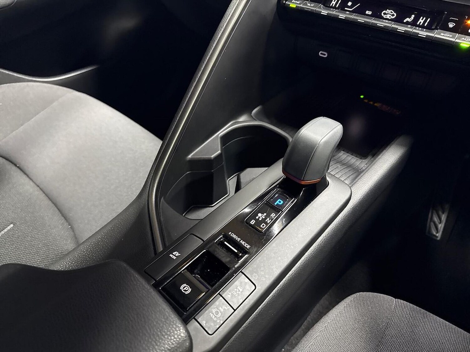 Used Toyota C-HR 2024 for sale - 76628027: Photo 13