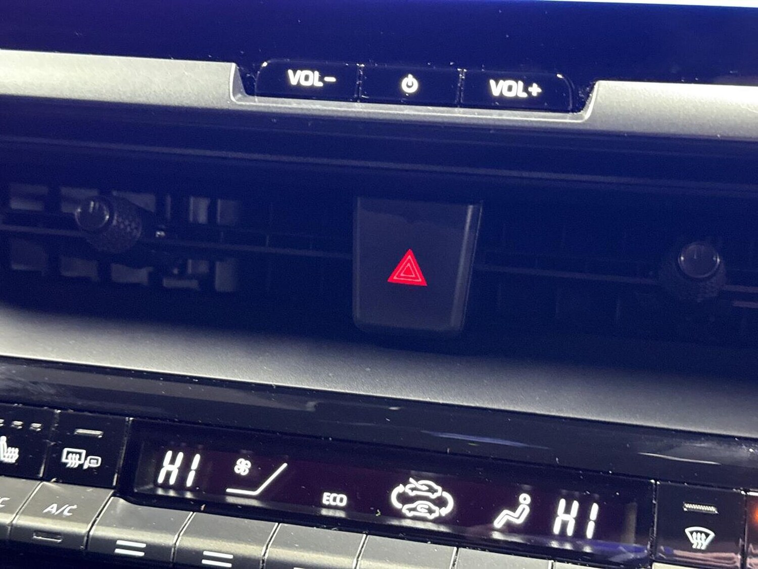 Used Toyota C-HR 2024 for sale - 76628027: Photo 22