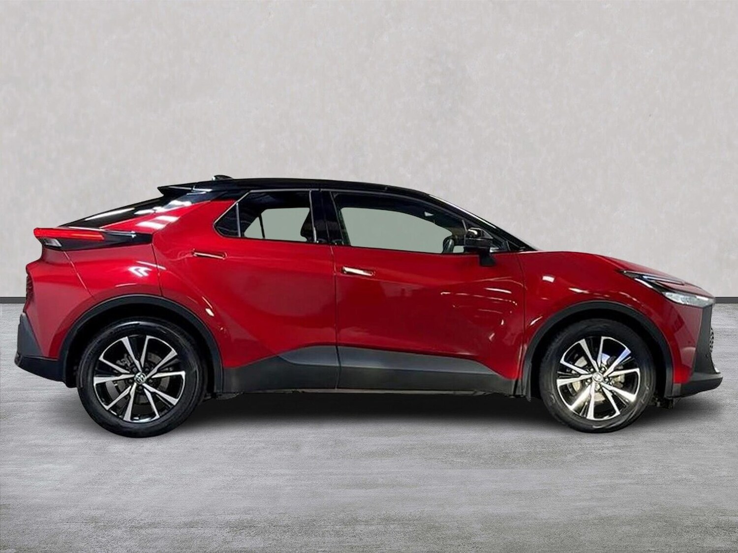 Used Toyota C-HR 2024 for sale - 76628027: Photo 3