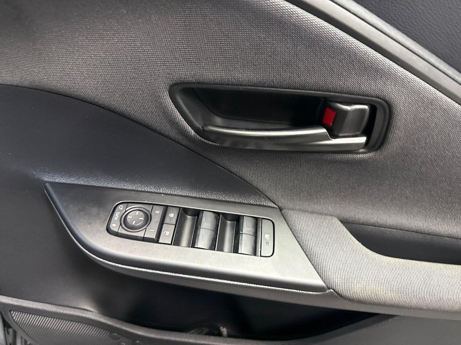 Used Toyota C-HR 2024 for sale - 76324564: Photo 20