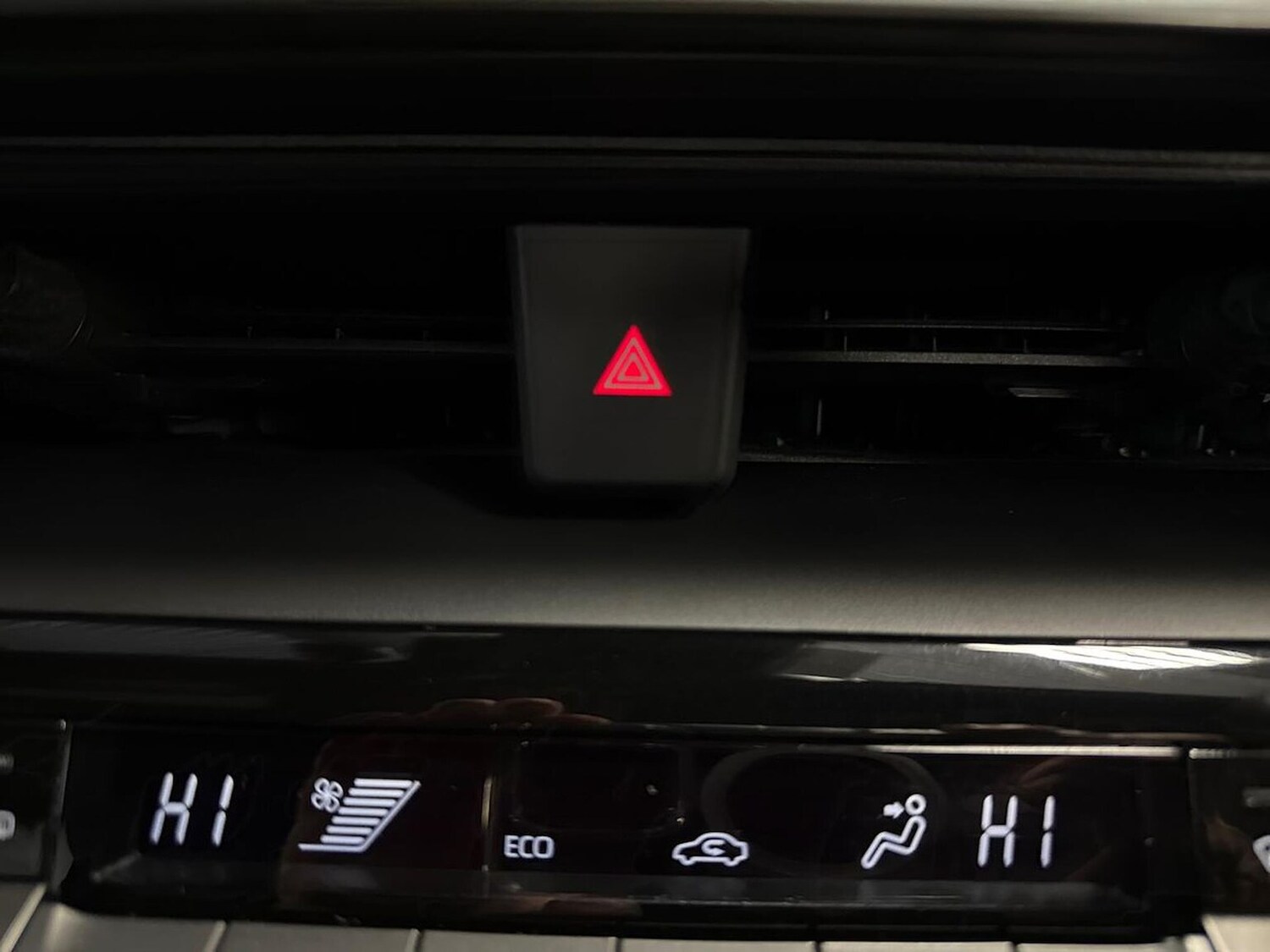 Used Toyota C-HR 2024 for sale - 76324564: Photo 21