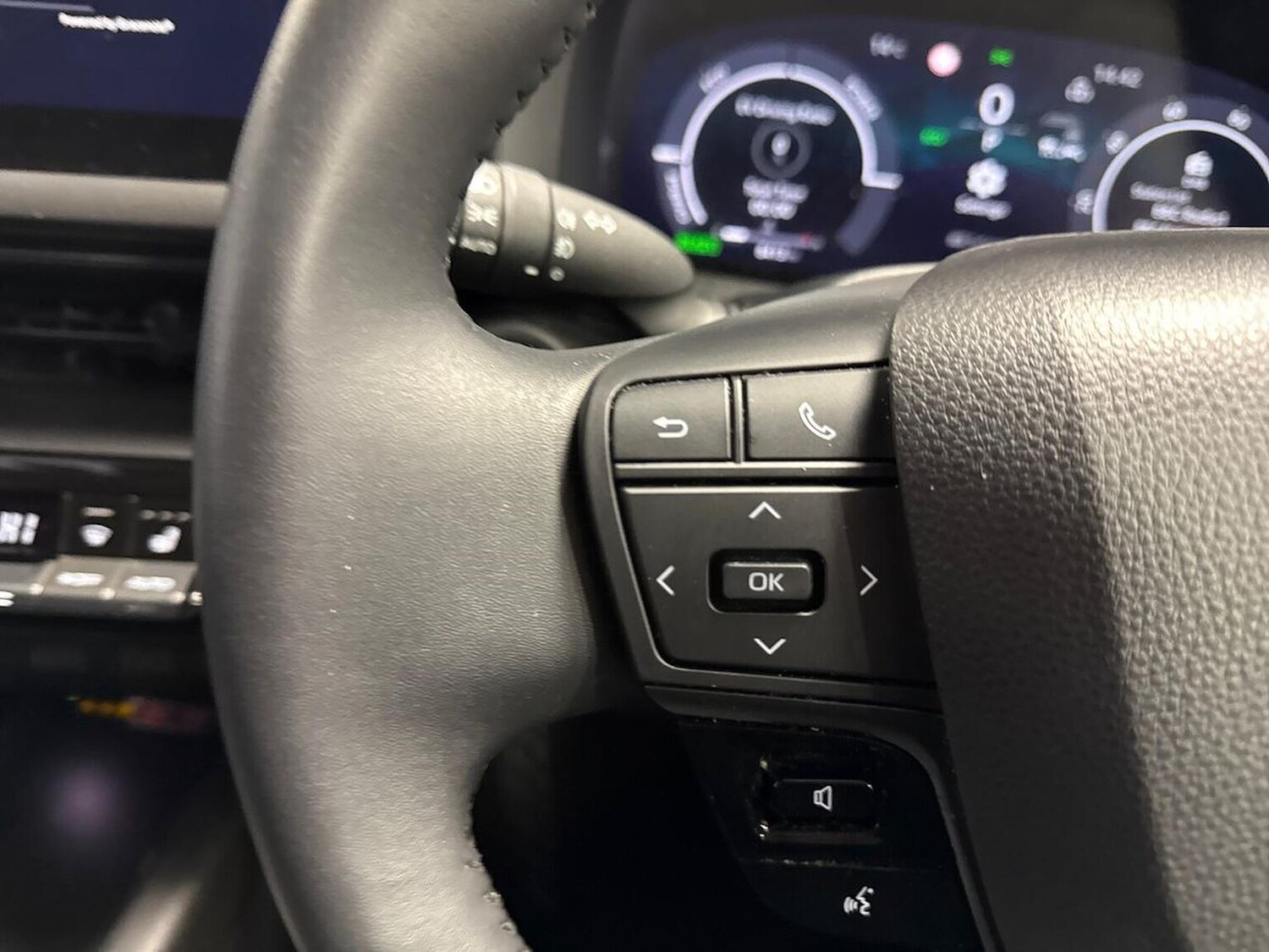 Used Toyota C-HR 2024 for sale - 76324564: Photo 23