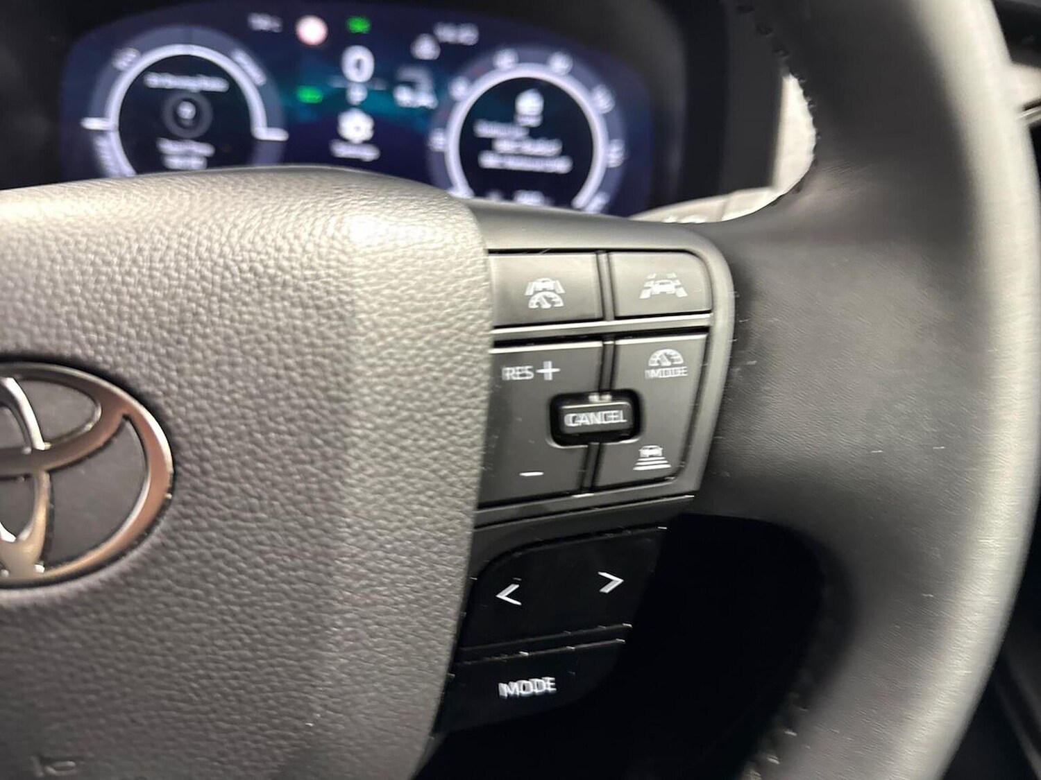 Used Toyota C-HR 2024 for sale - 76324564: Photo 24